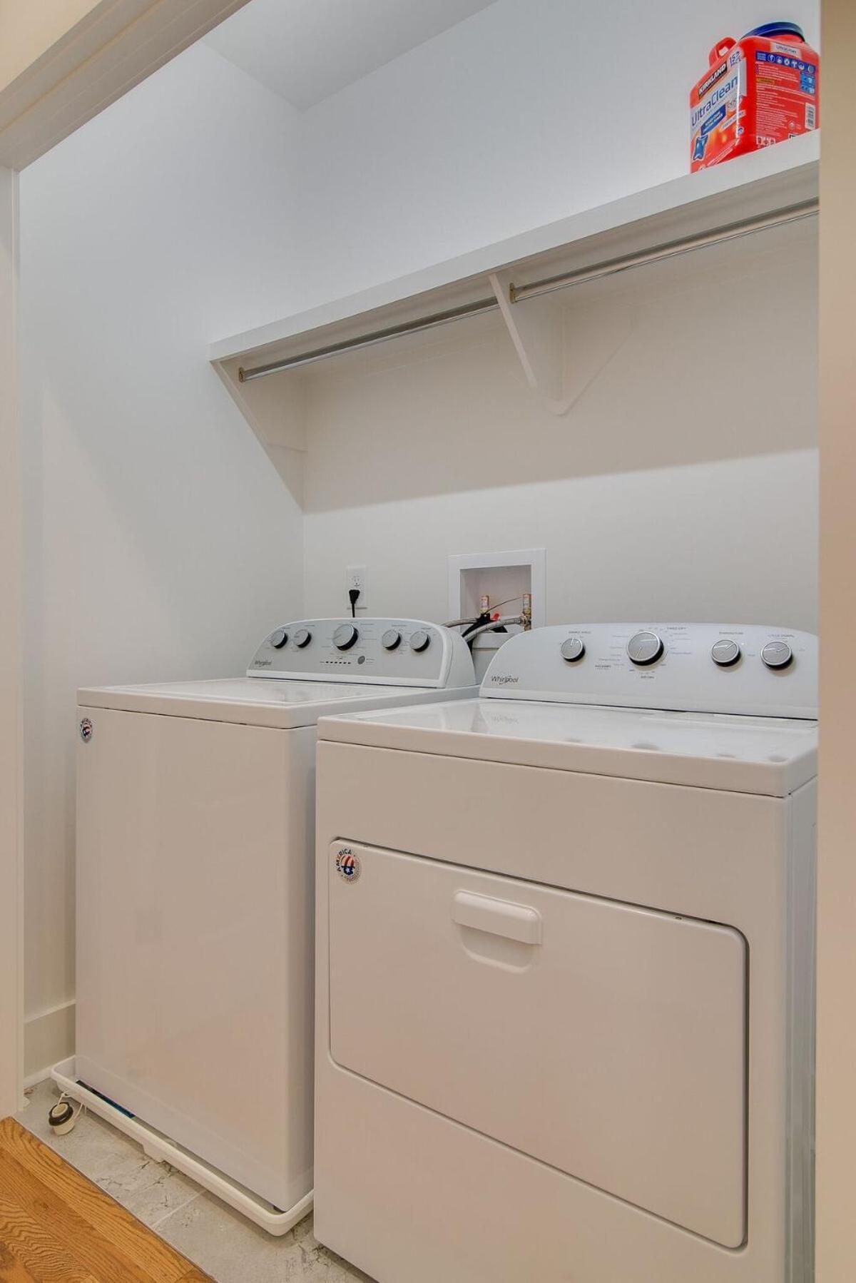 The Hart - Walk To It From Spacious Gem Holiday home